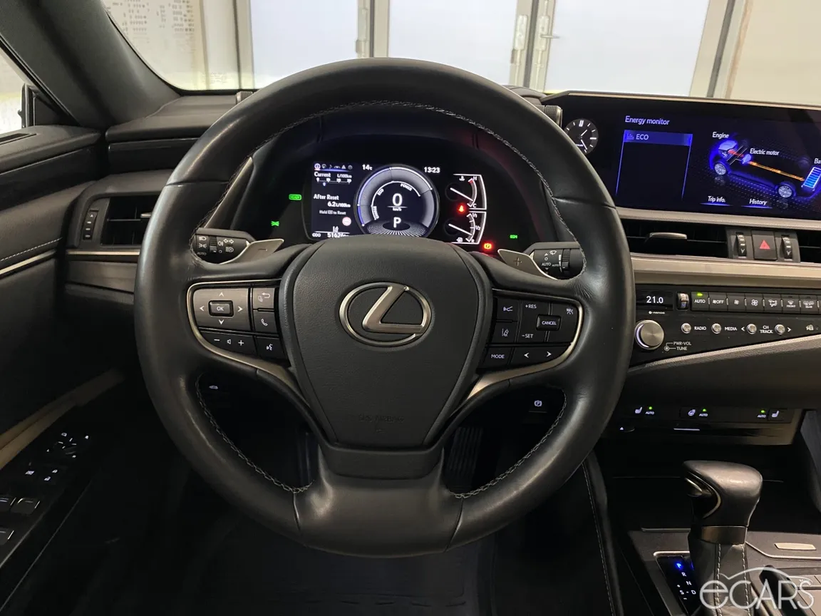 LEXUS ES