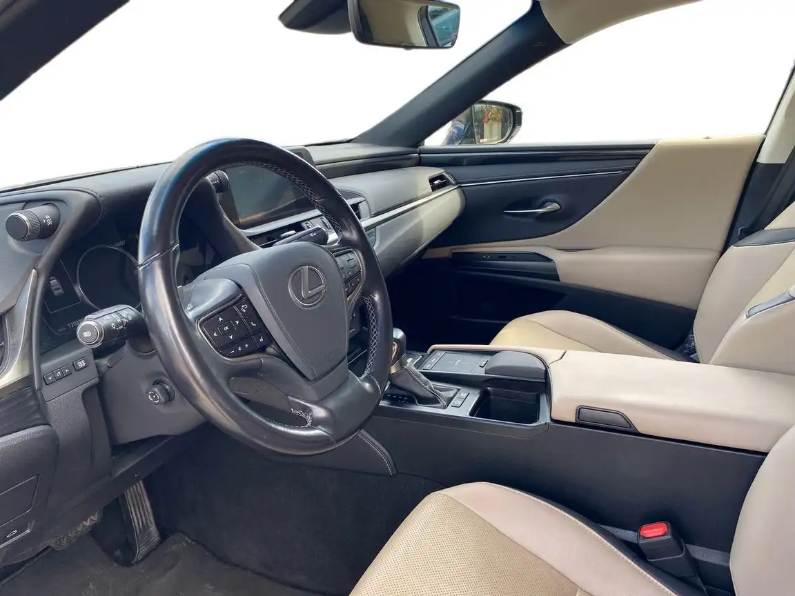 LEXUS ES