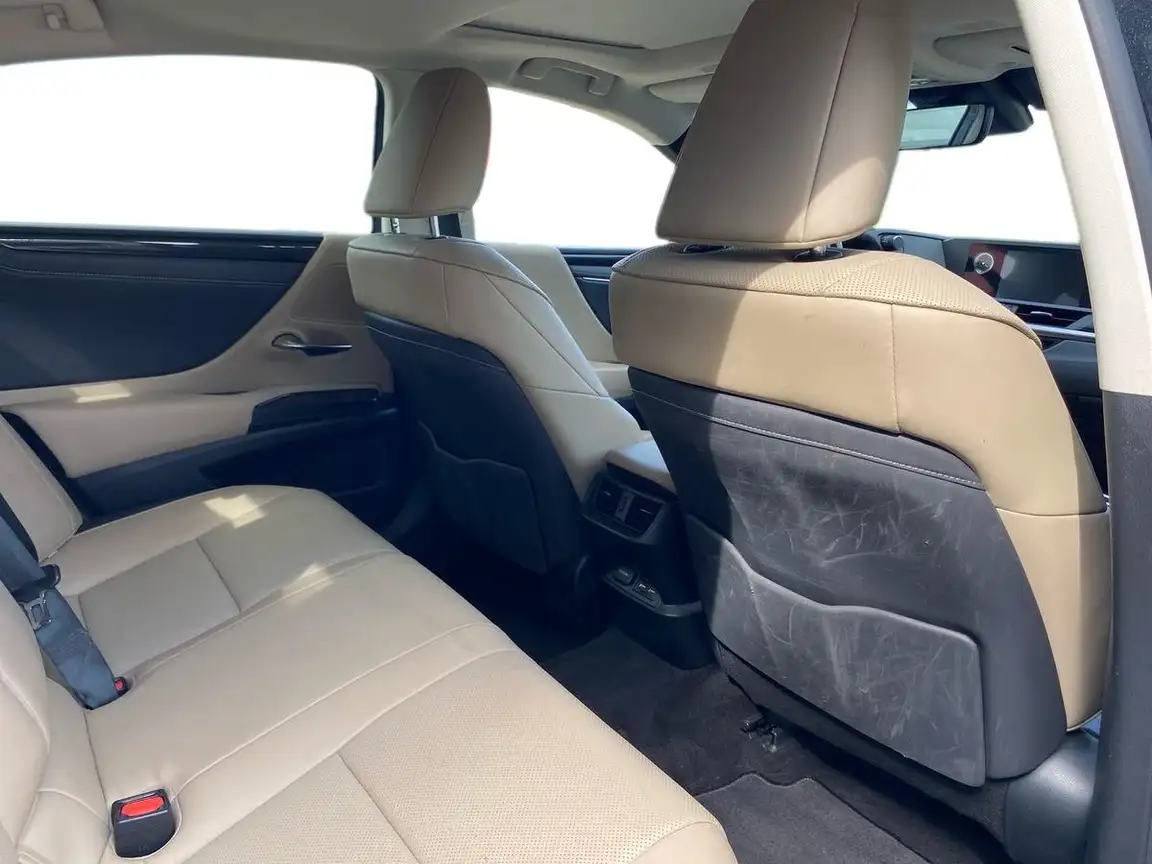 LEXUS ES