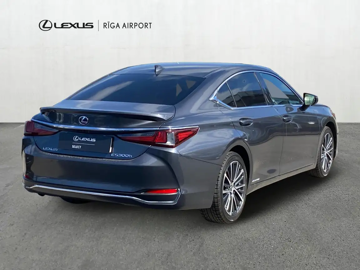 LEXUS ES