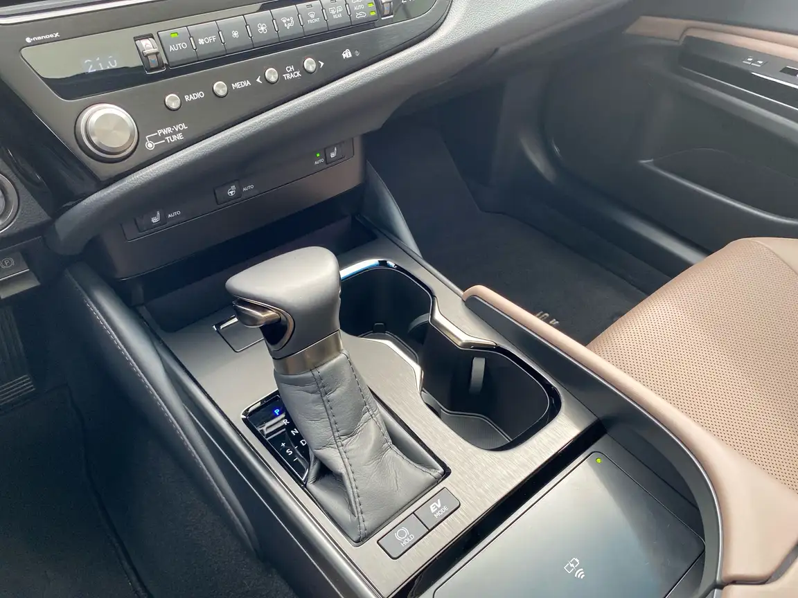 LEXUS ES