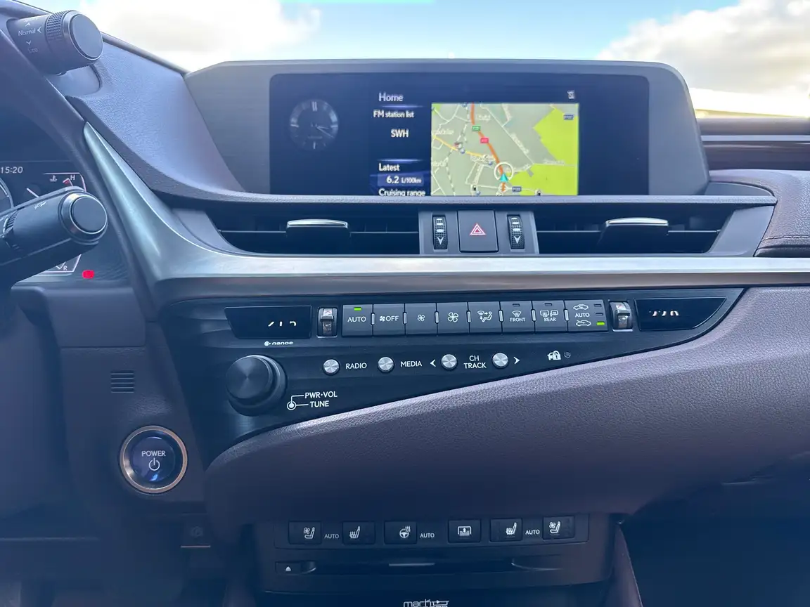LEXUS ES