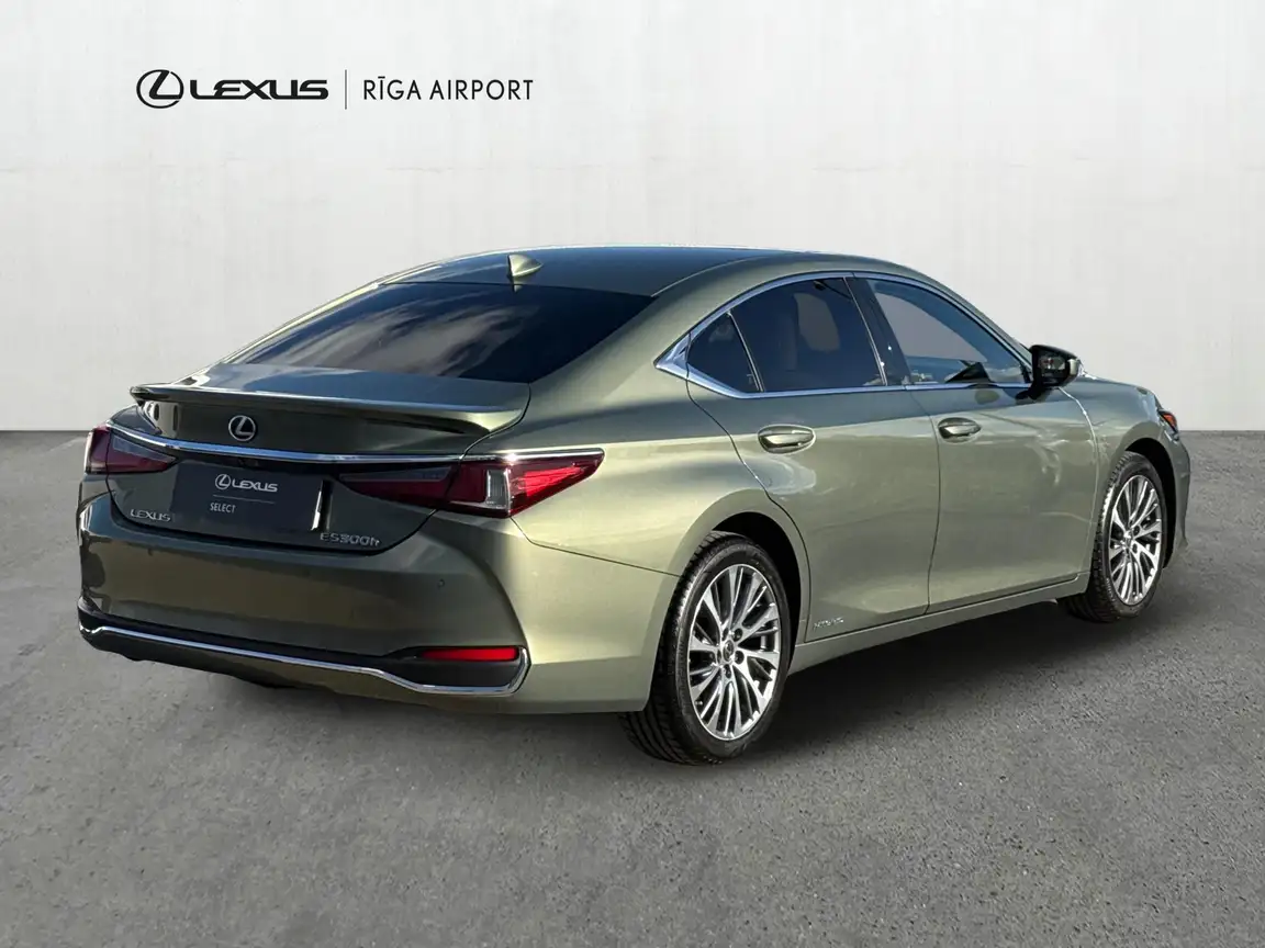 LEXUS ES