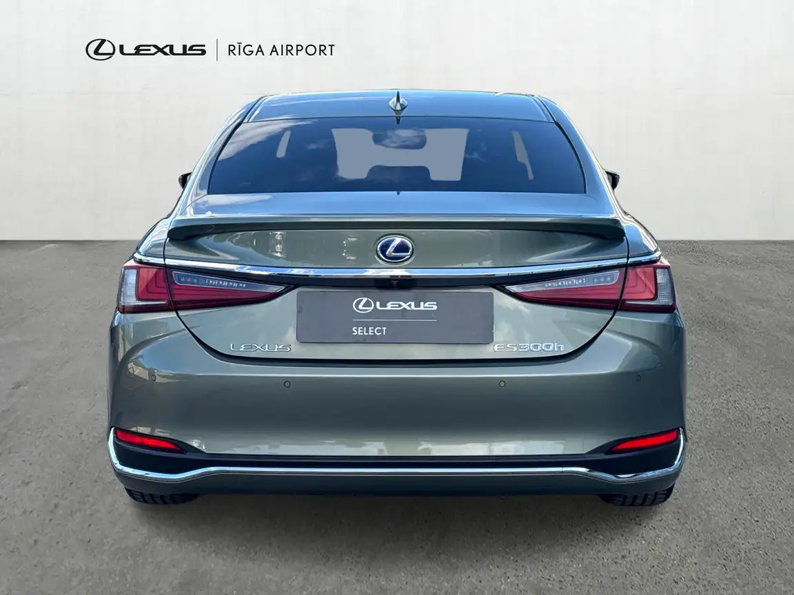 LEXUS ES