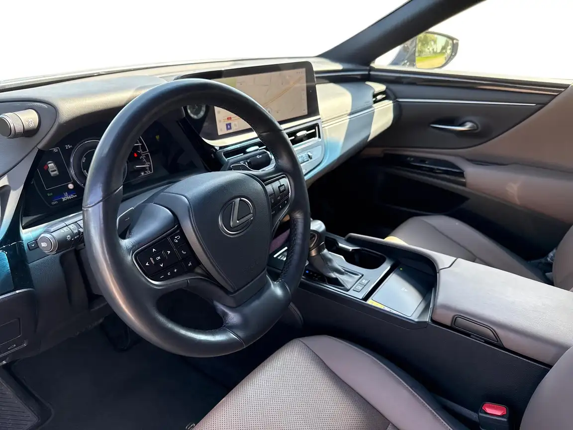 LEXUS ES