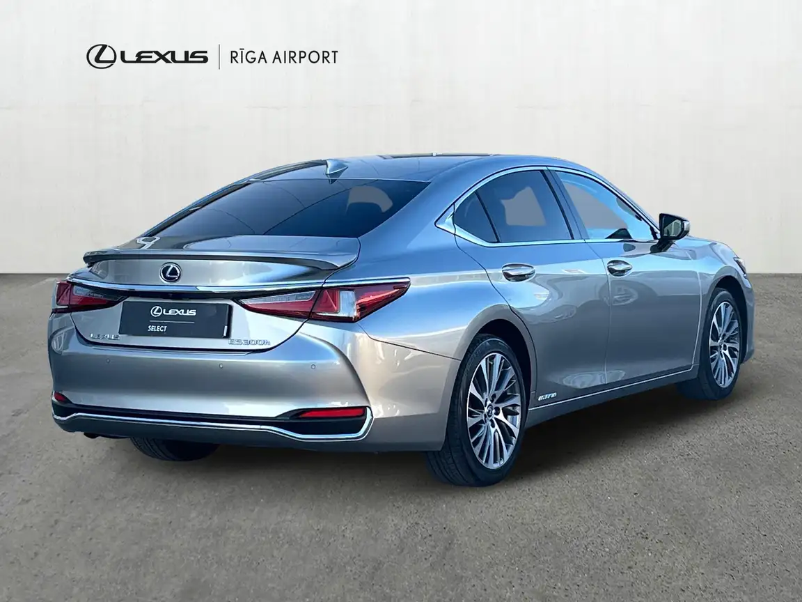 LEXUS ES