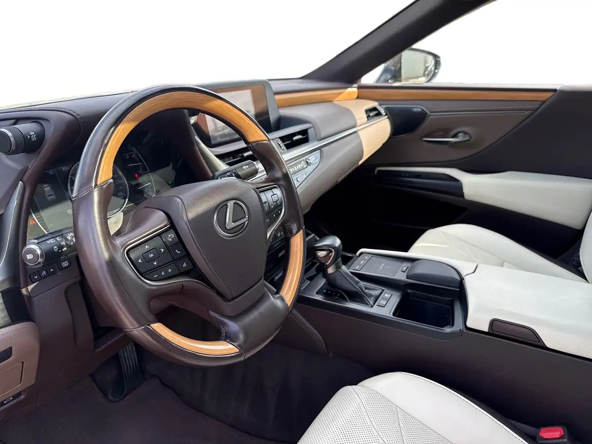 LEXUS ES