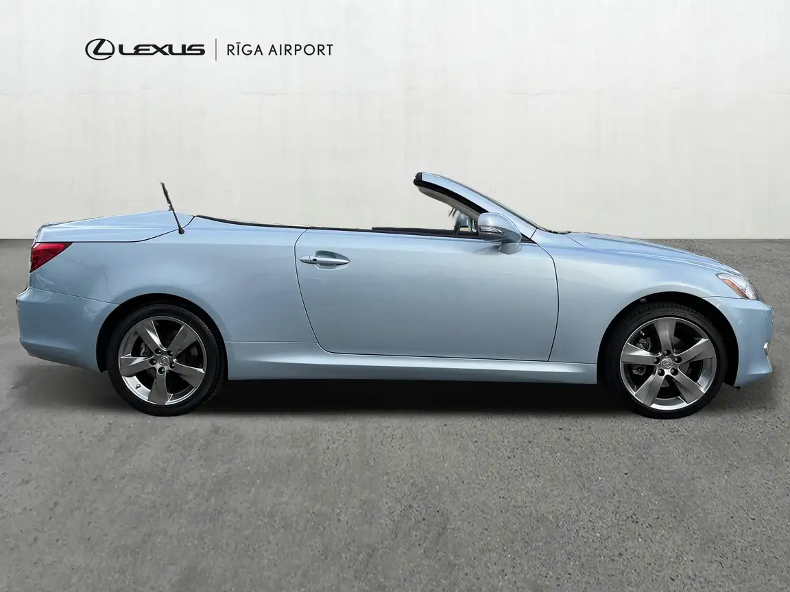 LEXUS IS