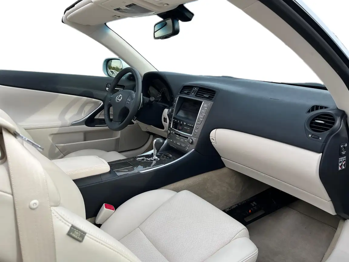 LEXUS IS