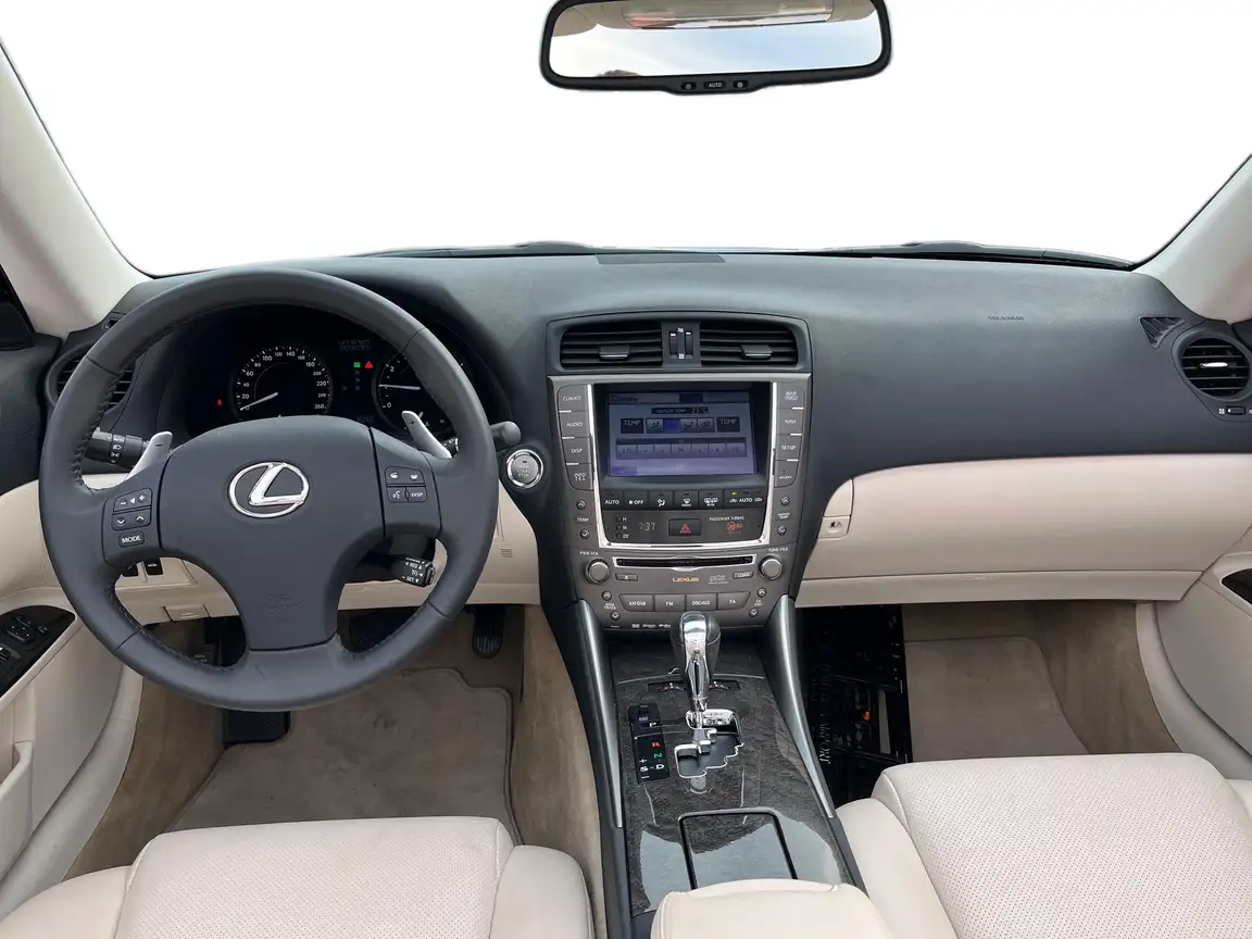 LEXUS IS