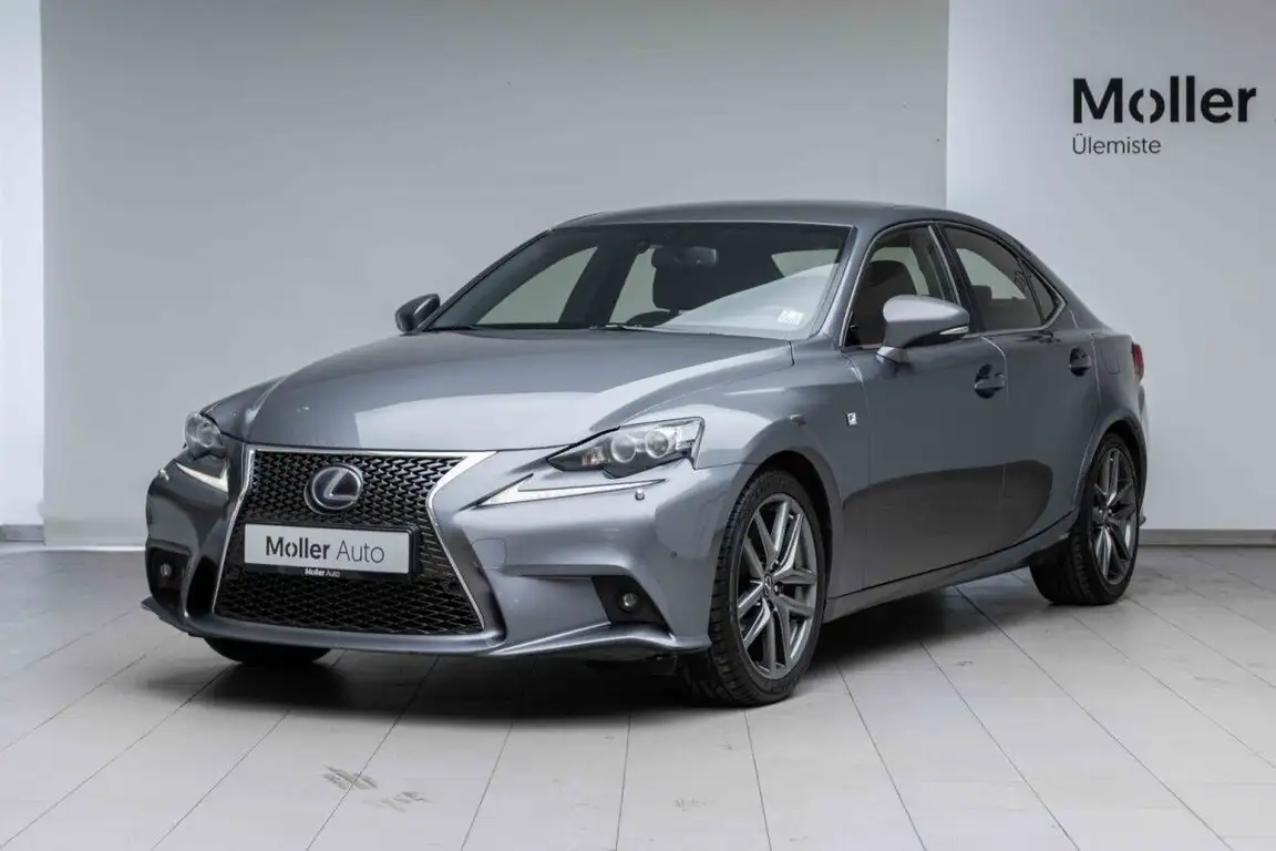 LEXUS IS