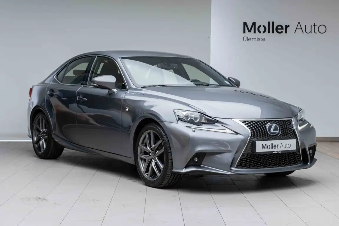 LEXUS IS