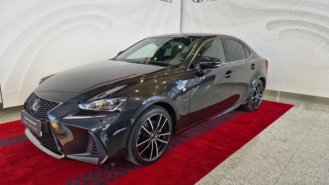 LEXUS IS