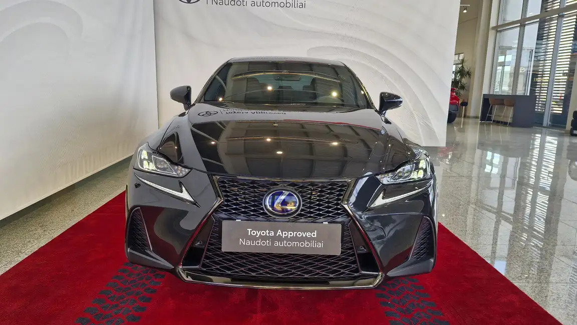LEXUS IS