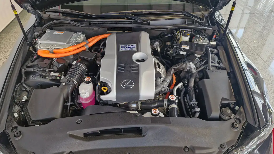 LEXUS IS