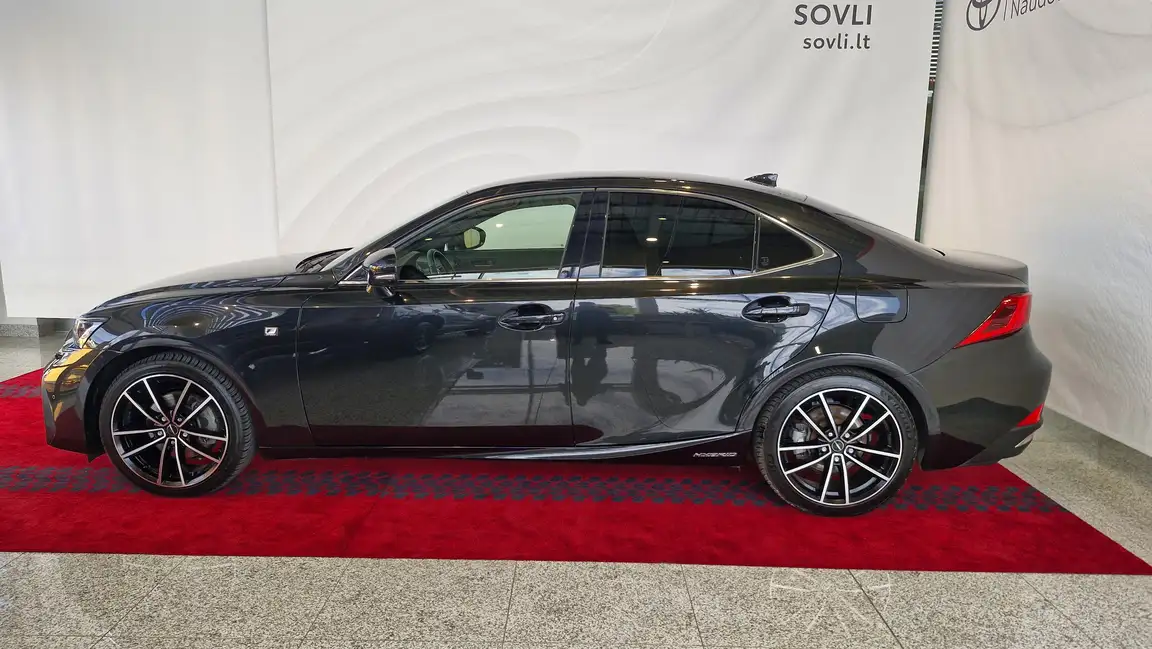 LEXUS IS