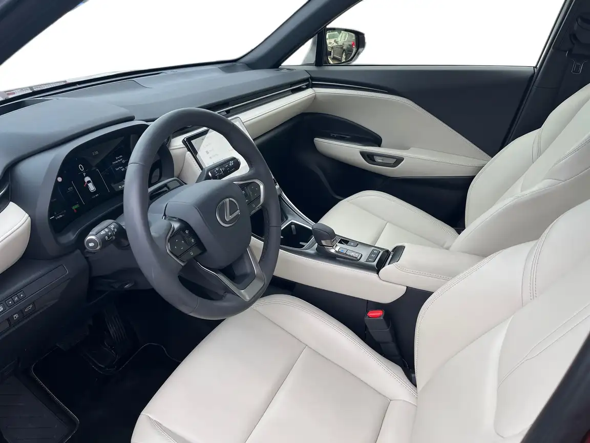 LEXUS LBX