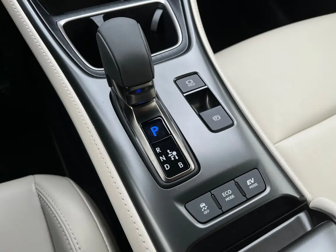 LEXUS LBX