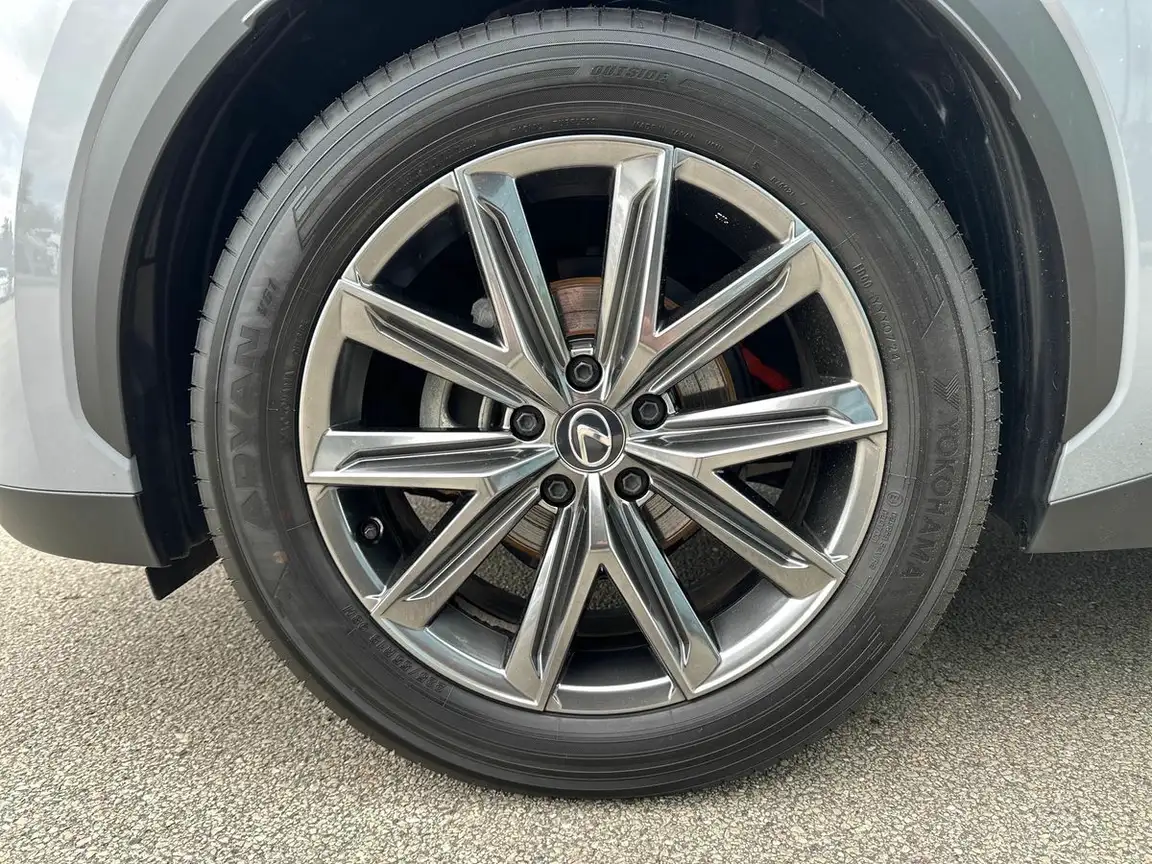LEXUS LBX