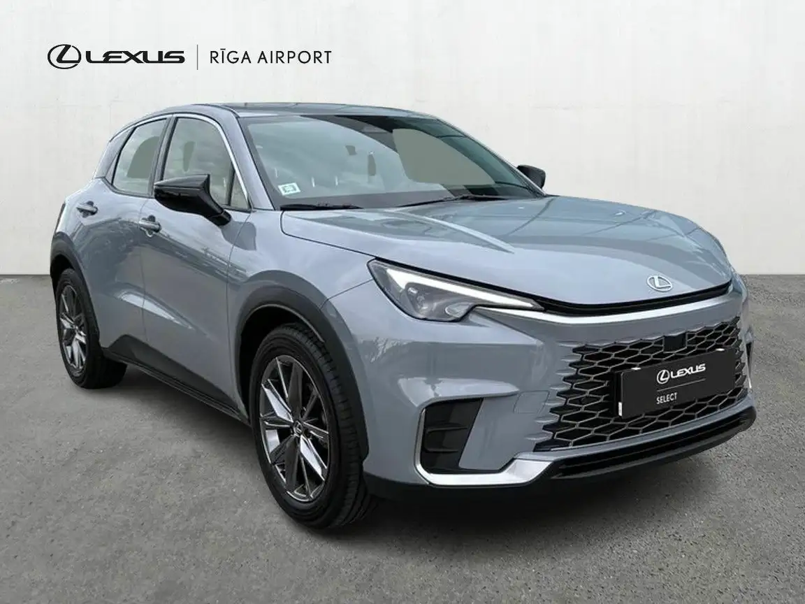LEXUS LBX