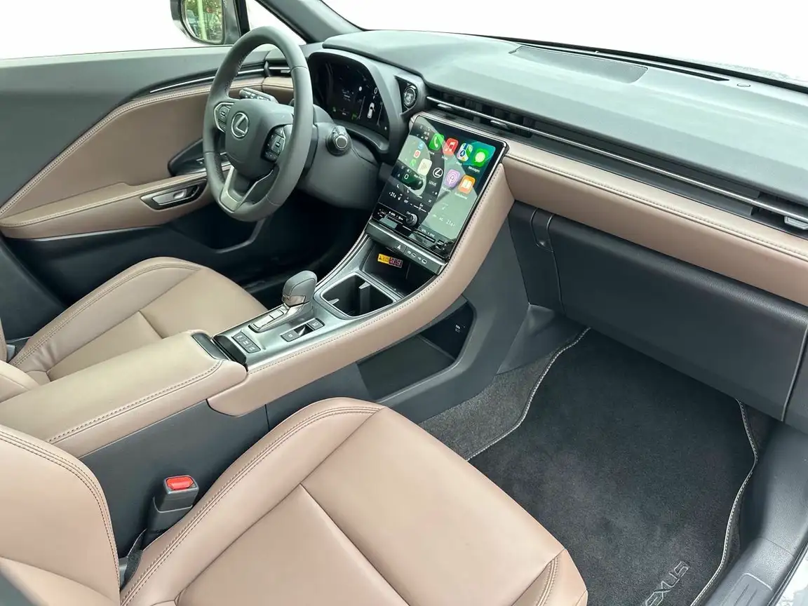 LEXUS LBX
