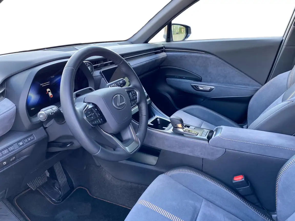 LEXUS LBX