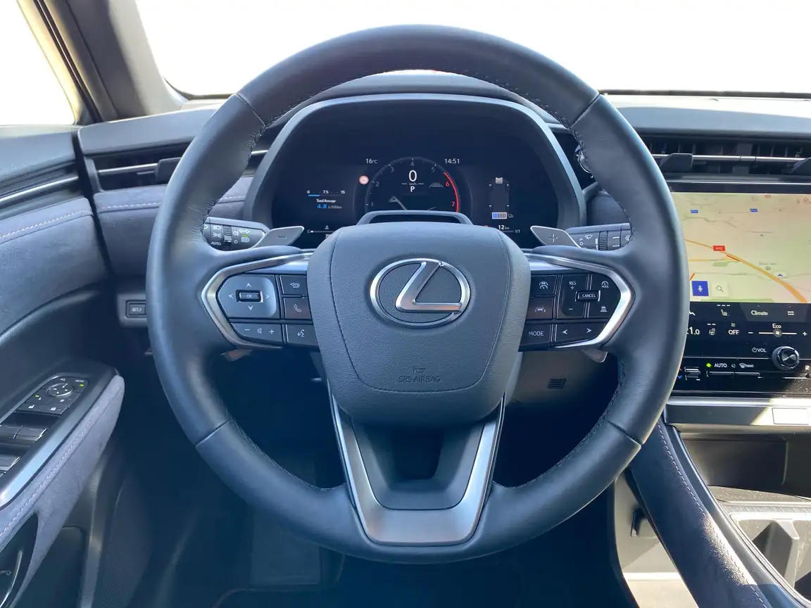 LEXUS LBX
