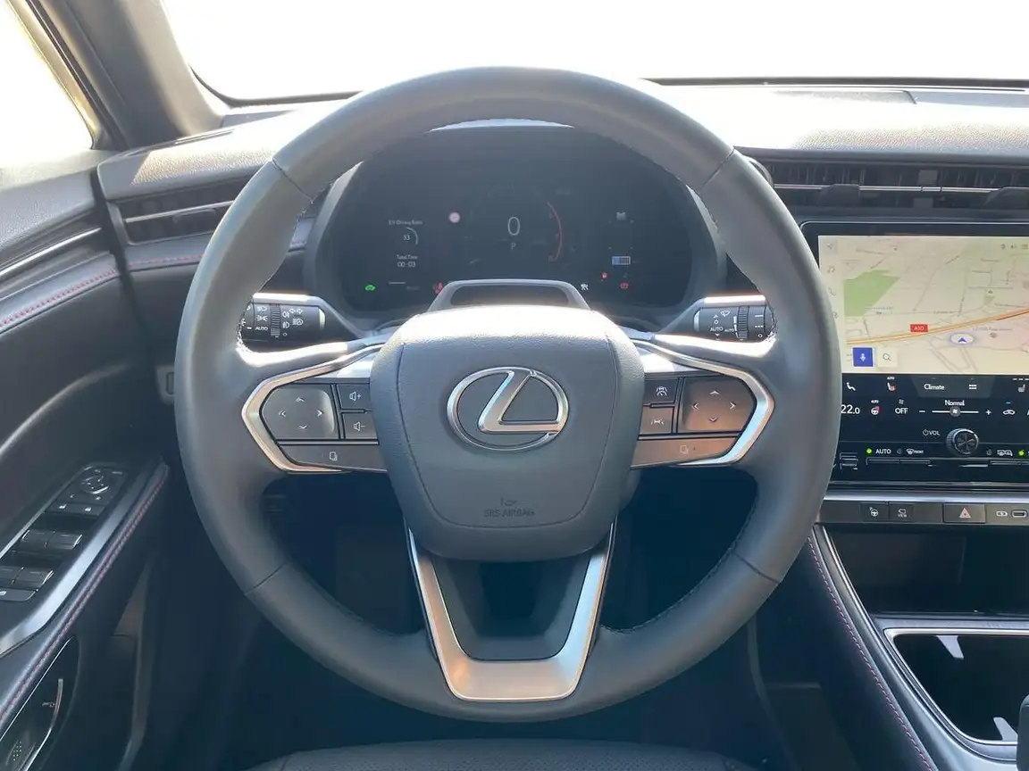 LEXUS LBX