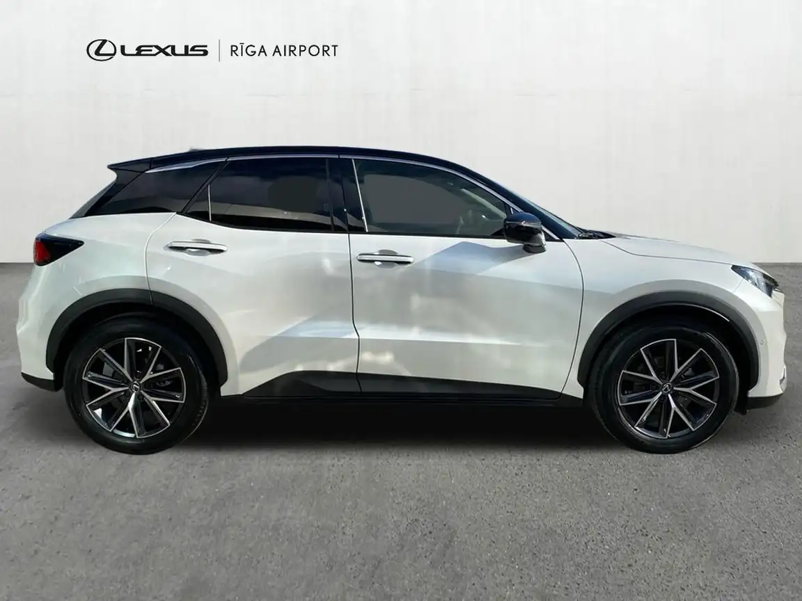 LEXUS LBX