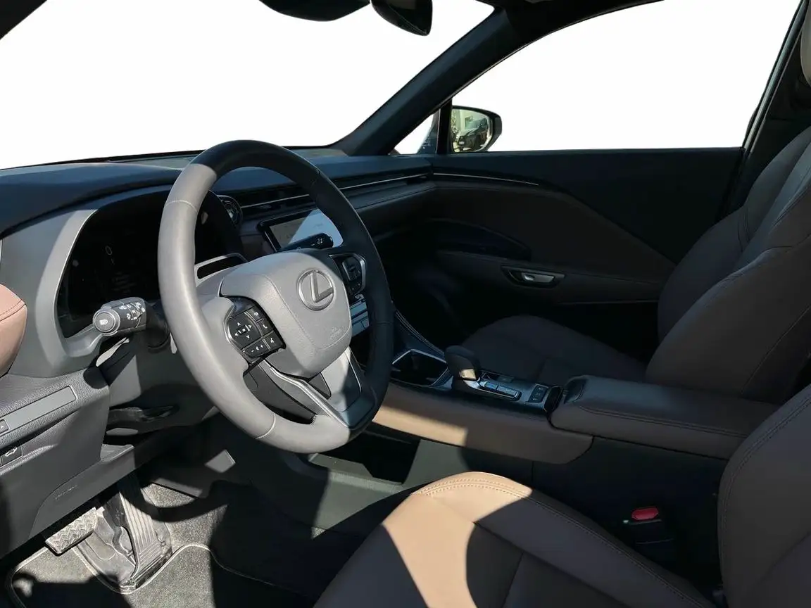 LEXUS LBX