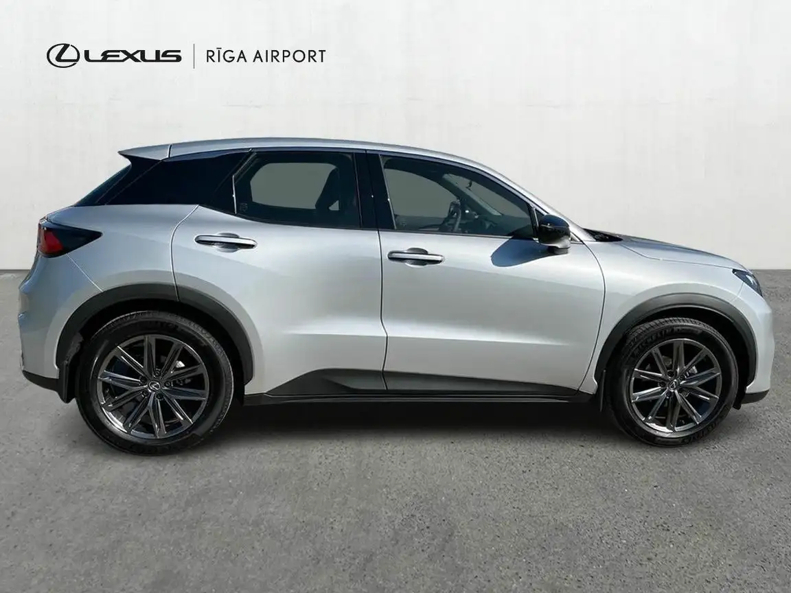 LEXUS LBX