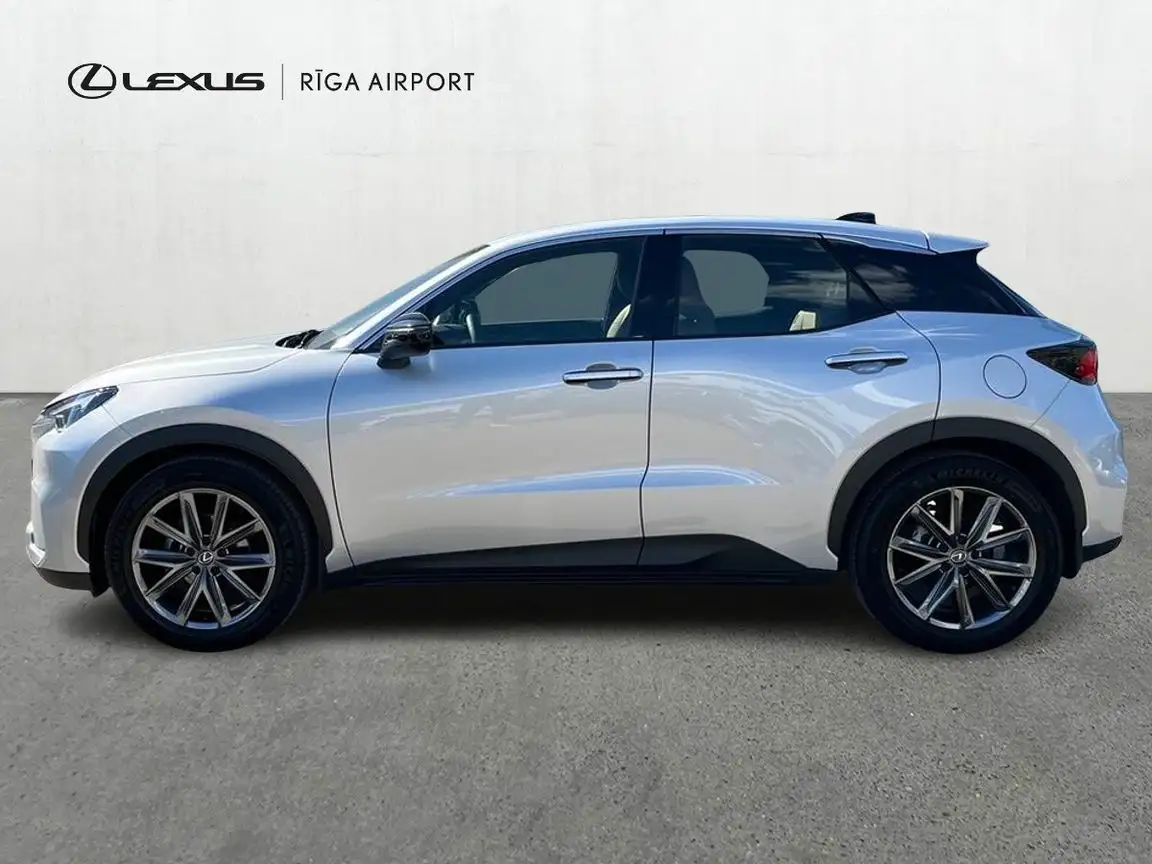 LEXUS LBX