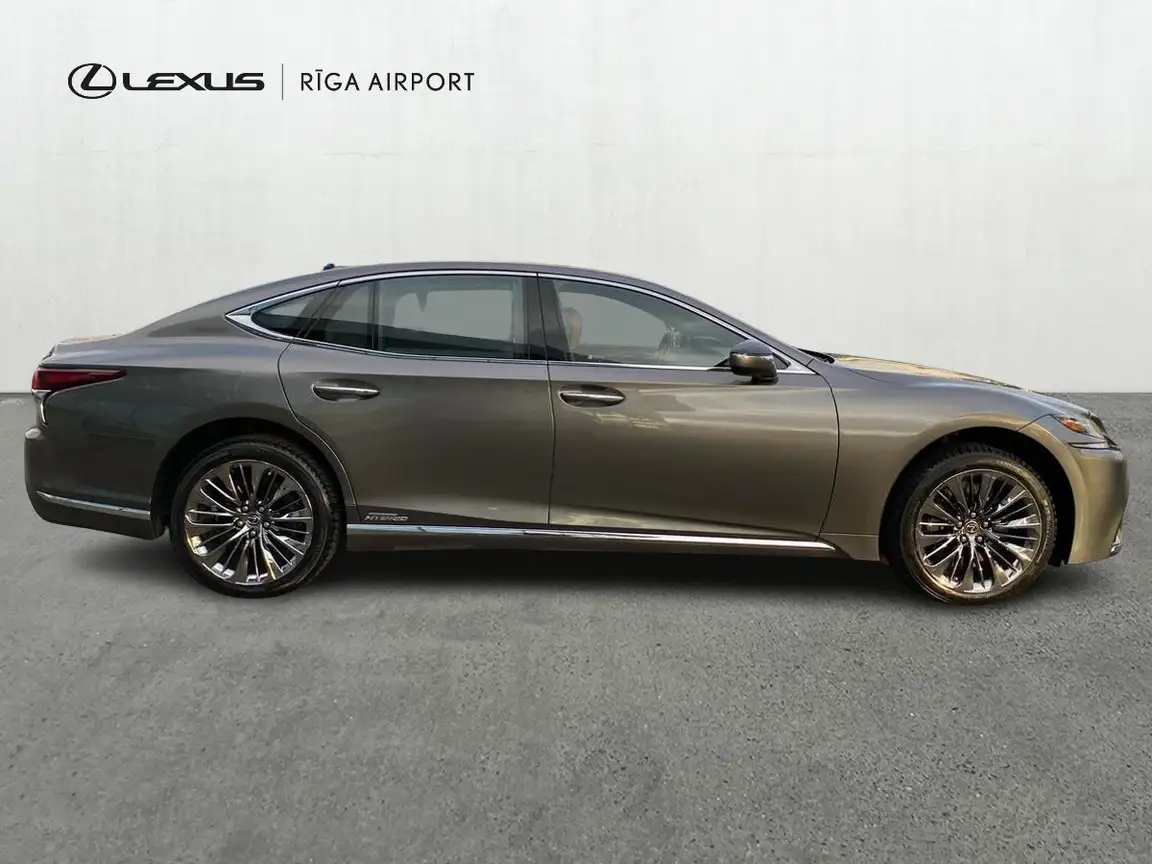 LEXUS LS