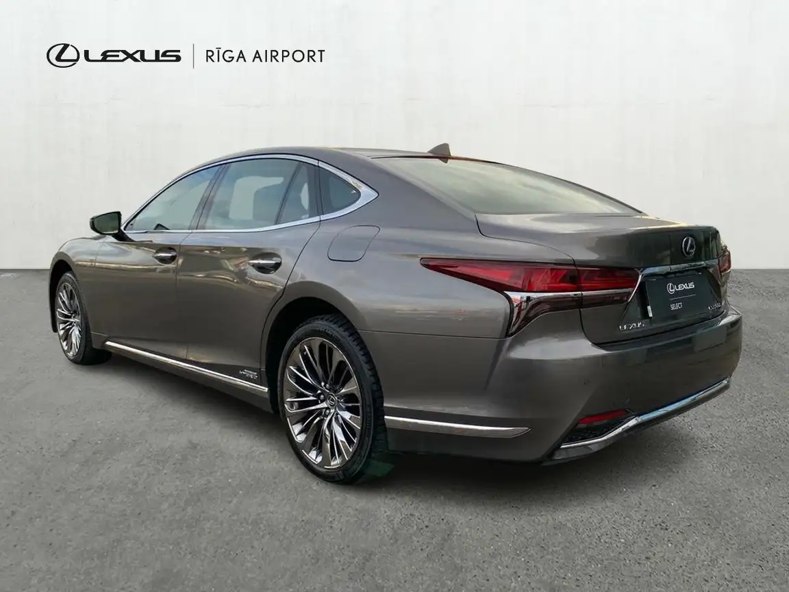 LEXUS LS