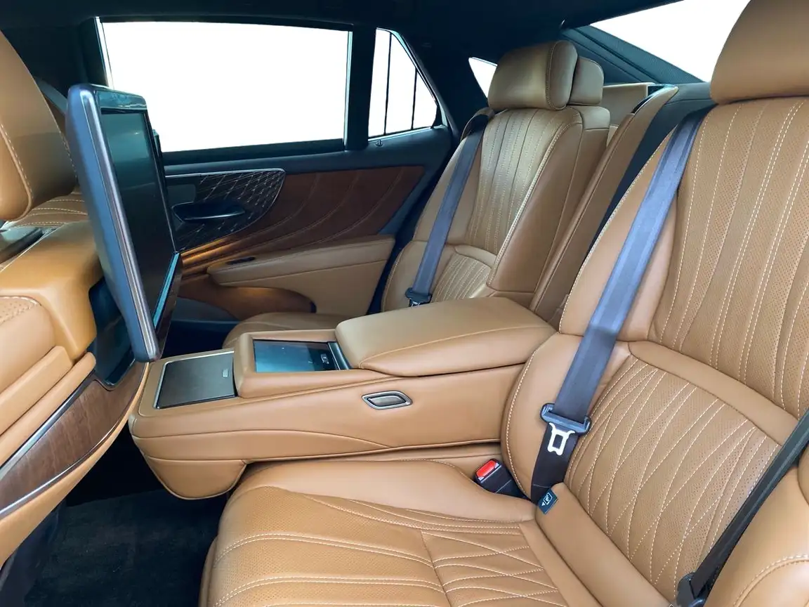 LEXUS LS