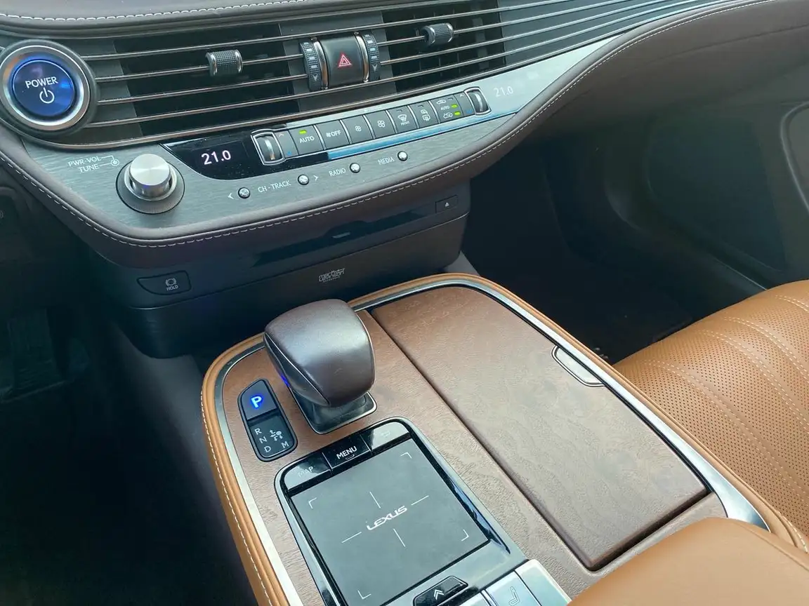 LEXUS LS