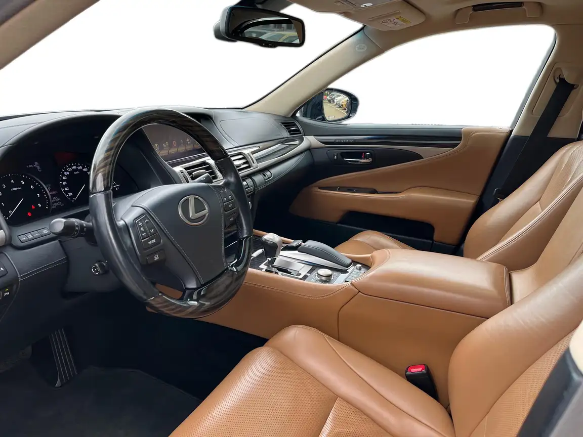 LEXUS LS