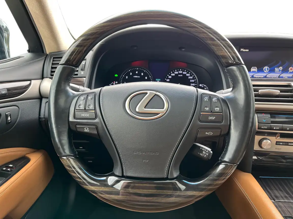 LEXUS LS
