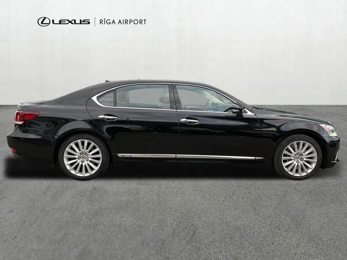 LEXUS LS
