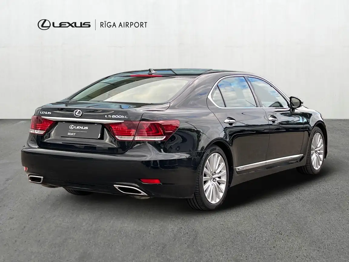 LEXUS LS