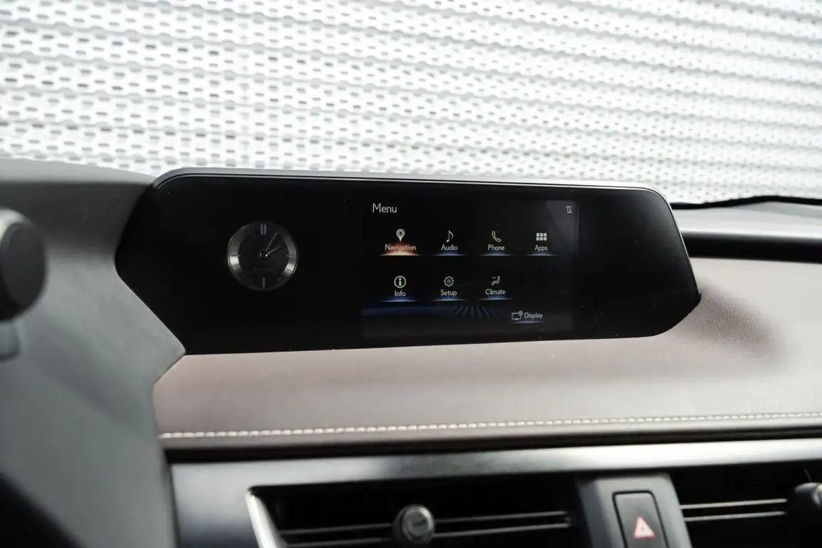 LEXUS UX
