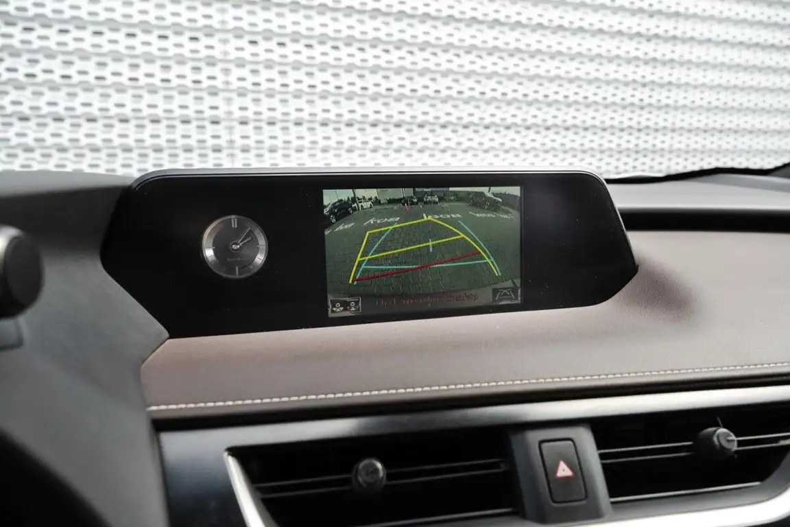 LEXUS UX