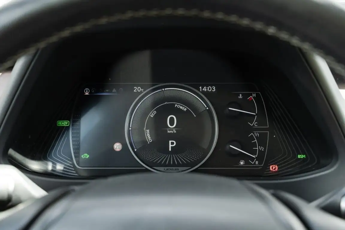 LEXUS UX