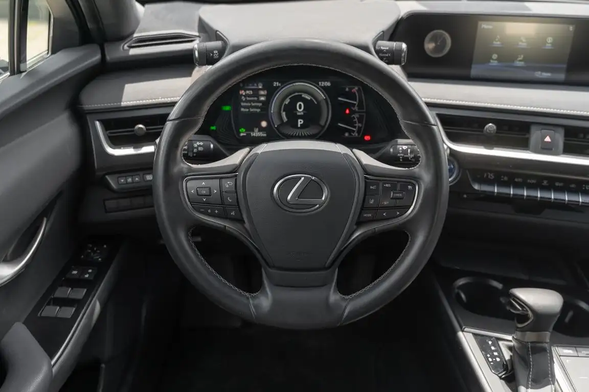 LEXUS UX