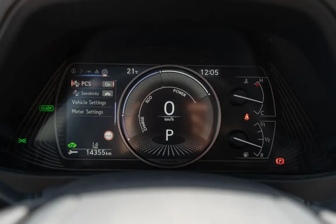 LEXUS UX