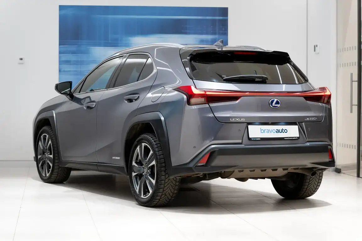LEXUS UX