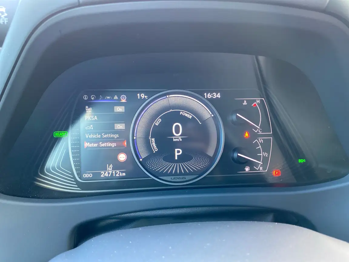 LEXUS UX