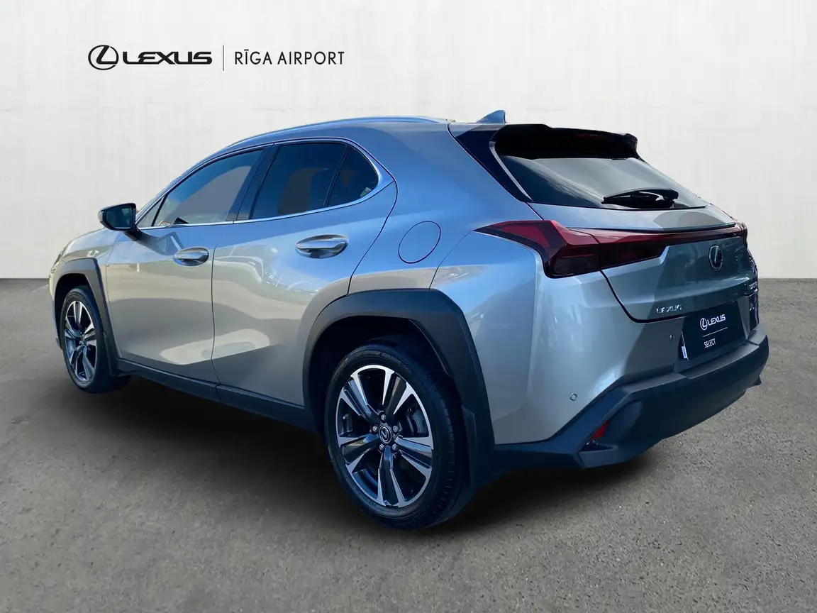 LEXUS UX
