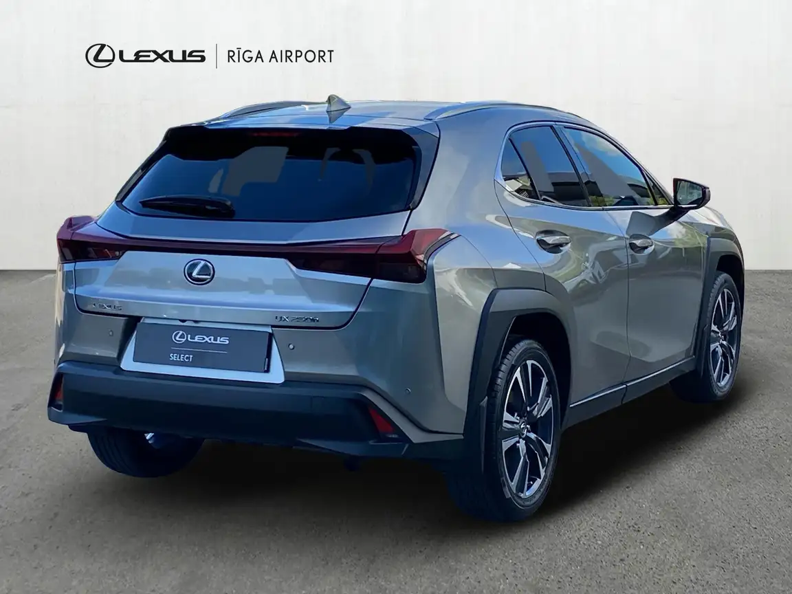 LEXUS UX