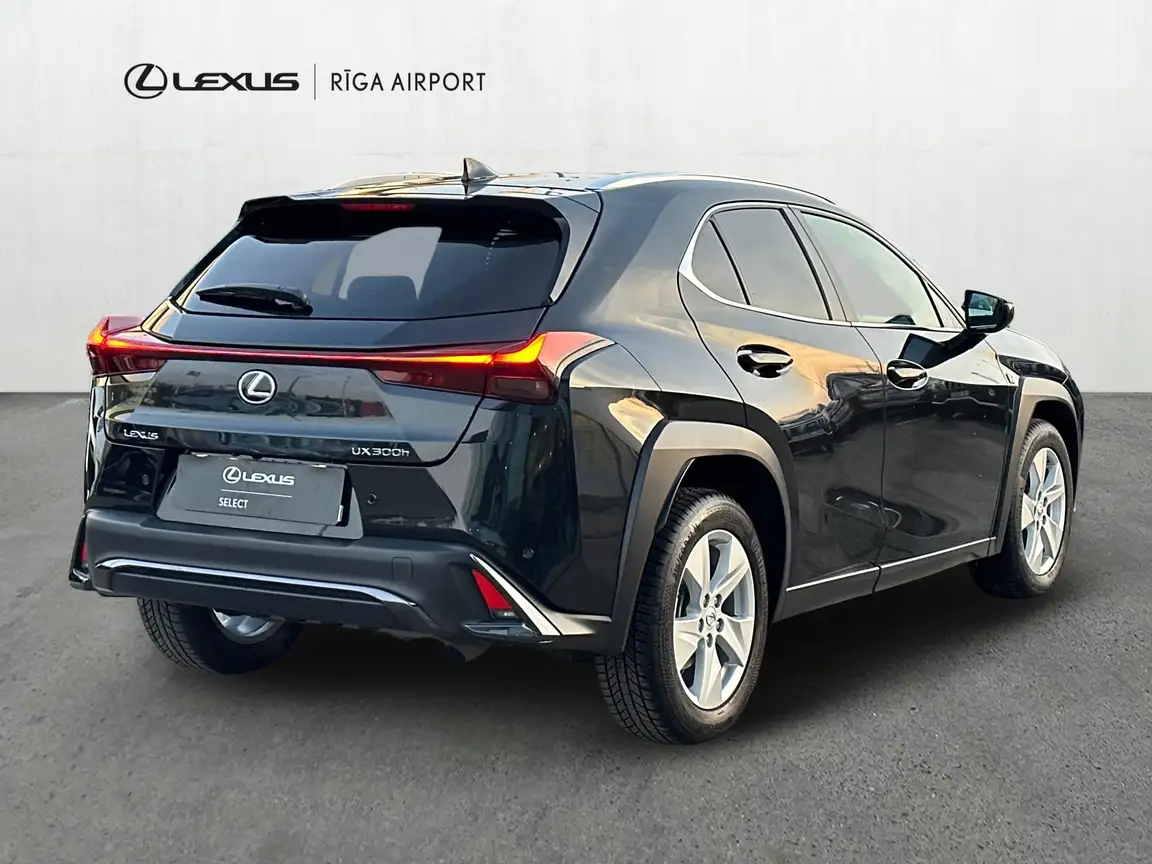 LEXUS UX